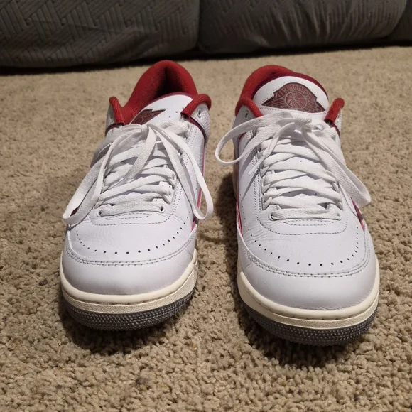 Men's White and Red Sneakers - Picture 3 of 4